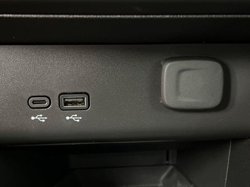 Certified 2024 Buick Encore GX Preferred AWD/4WD image 19