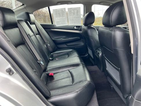 Used 2010 INFINITI G37 Journey w/ Premium Pkg image 10