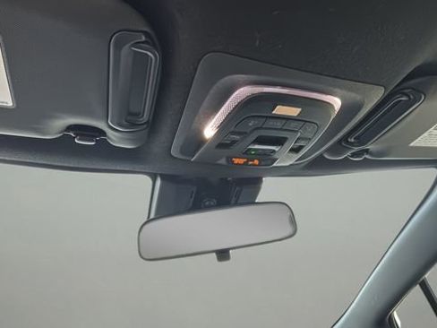 Used 2023 Toyota Corolla SE image 28