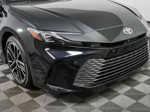 Used 2025 Toyota Camry XLE w/ Premium Plus Package FWD image 35