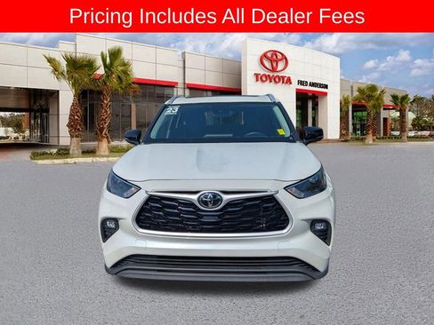 Used 2023 Toyota Highlander XLE FWD image 10