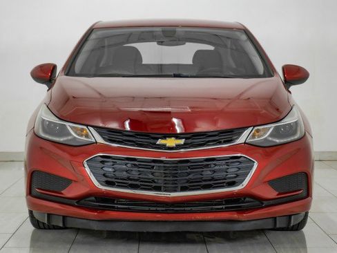 Used 2017 Chevrolet Cruze LT w/ Convenience Package image 3