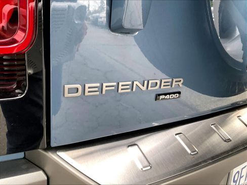 Used 2022 Land Rover Defender 110 X-Dynamic SE image 10