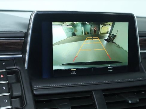 Used 2023 Chevrolet Suburban LT image 30