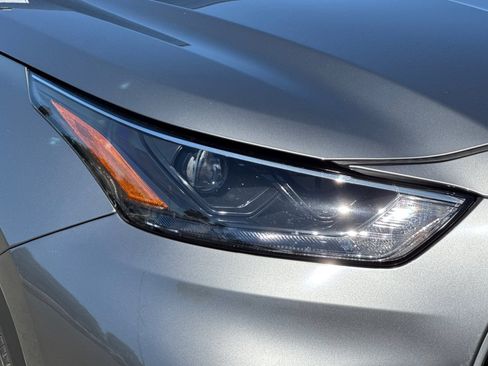 Used 2026 Toyota Highlander XLE AWD/4WD image 12