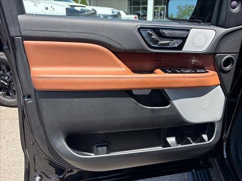 Used 2021 Lincoln Navigator L Reserve AWD/4WD image 20