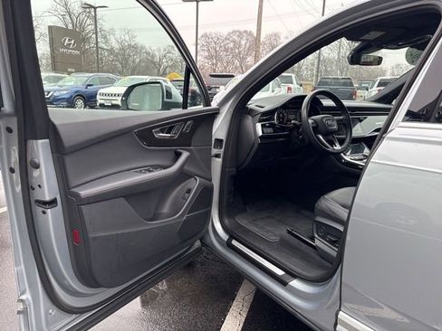 Used 2025 Audi Q7 3.0T Premium Plus image 18