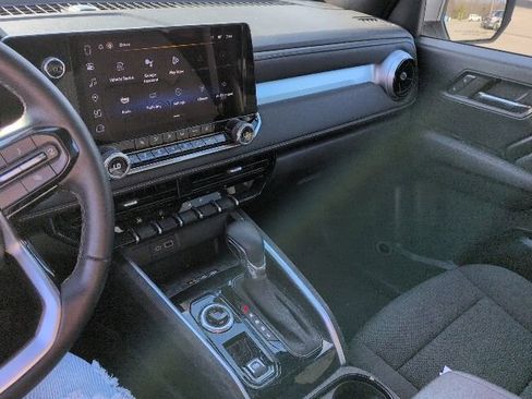 Used 2024 Chevrolet Colorado LT w/ LT Convenience Package II image 8