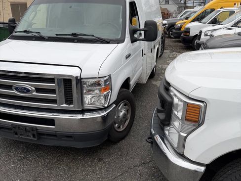 Used 2021 Ford E-350 and Econoline 350 Super Duty w/ Power Windows & Locks Group image 9
