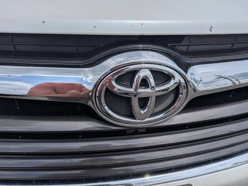 Used 2016 Toyota Highlander Limited AWD/4WD image 12