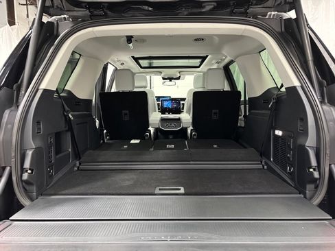 Used 2025 Ford Expedition Platinum AWD/4WD image 50