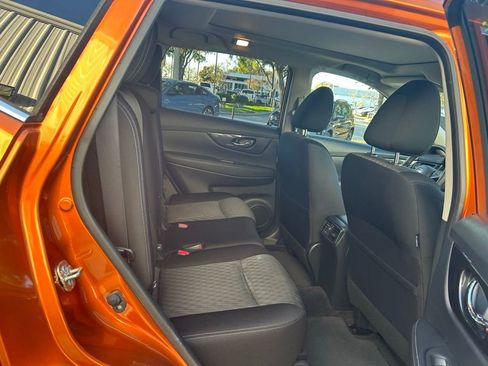 Used 2020 Nissan Rogue SV w/ Sun & Sound Touring Package image 38