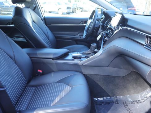 Used 2023 Toyota Camry SE image 16
