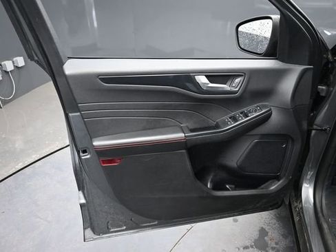 Used 2025 Ford Escape ST-Line AWD/4WD image 16