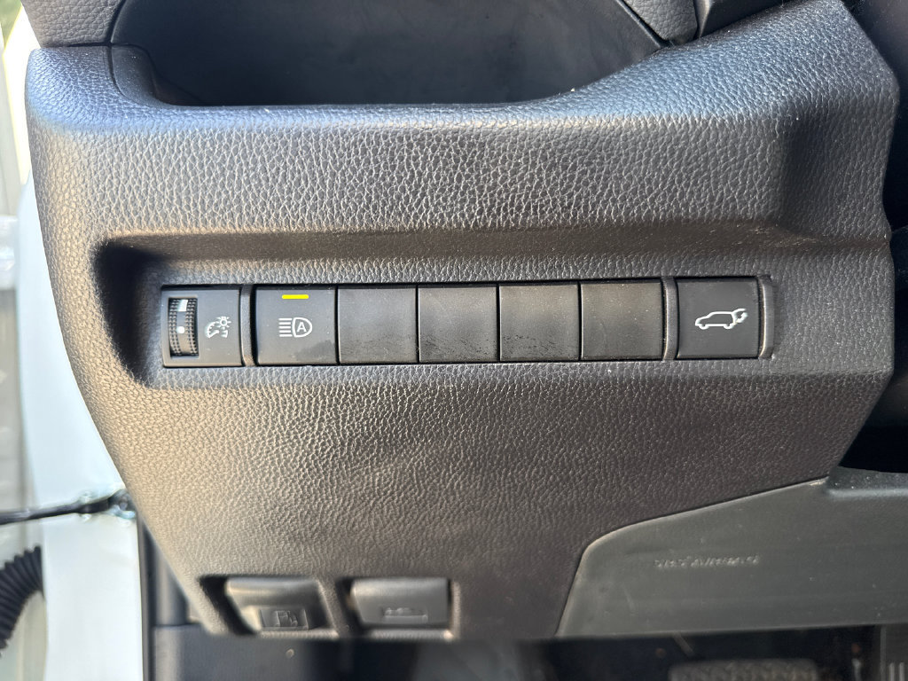 Used 2025 Toyota RAV4 XLE w/ Convenience Package FWD image 30