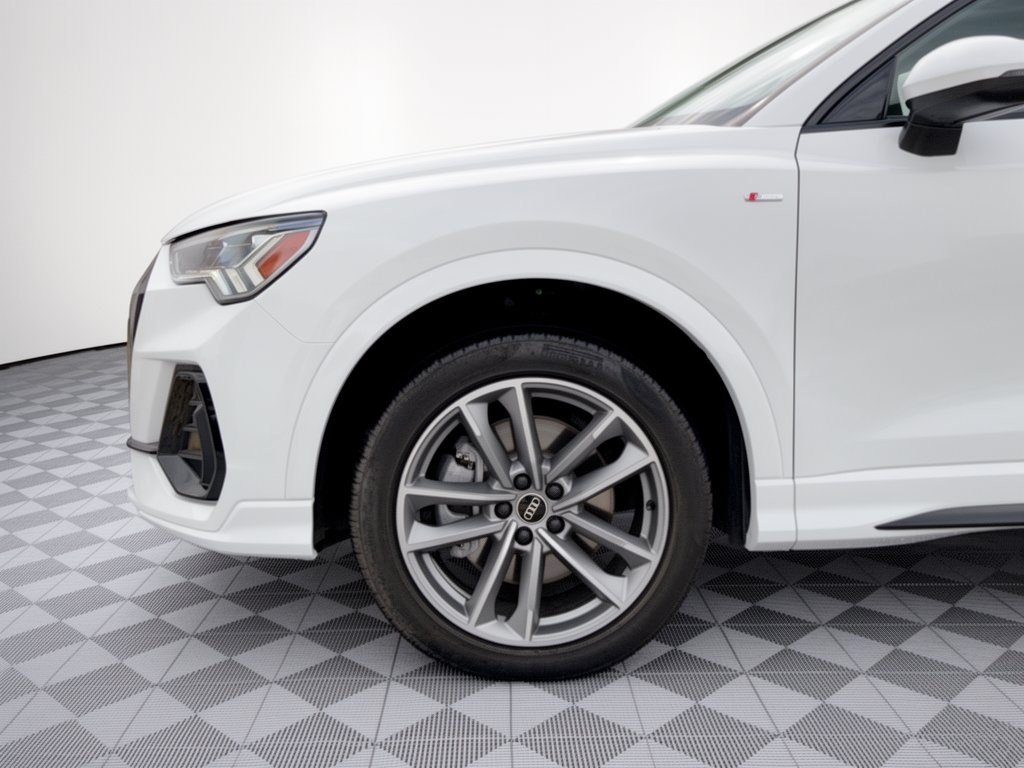 Certified 2024 Audi Q3 2.0T Premium w/ Convenience Package AWD/4WD image 13
