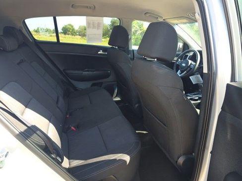 Used 2020 Kia Sportage LX AWD/4WD image 11