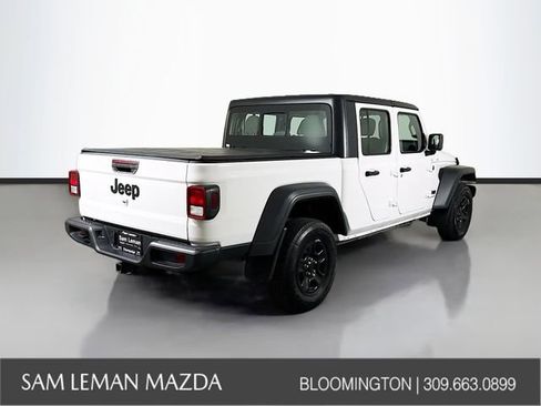 Used 2024 Jeep Gladiator Sport image 10