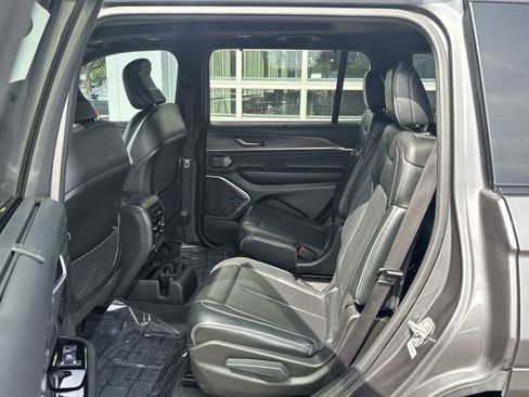 Certified 2021 Jeep Grand Cherokee L Overland w/ Luxury Tech Group IV AWD/4WD image 11