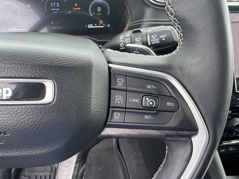 Used 2022 Jeep Grand Cherokee L Limited AWD/4WD image 20