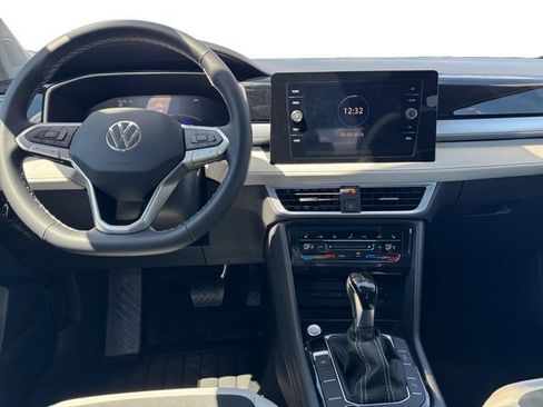 New 2026 Volkswagen Taos SE AWD/4WD image 16