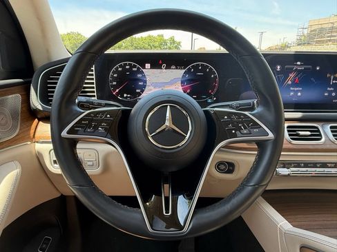 Used 2024 Mercedes-Benz GLS 450 4MATIC image 28