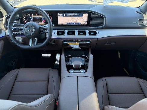 New 2026 Mercedes-Benz GLS 450 4MATIC image 32