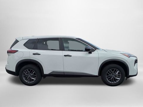 Used 2024 Nissan Rogue S FWD image 3