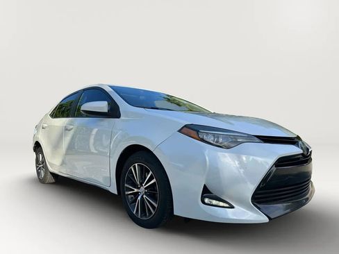 Used 2017 Toyota Corolla SE image 3