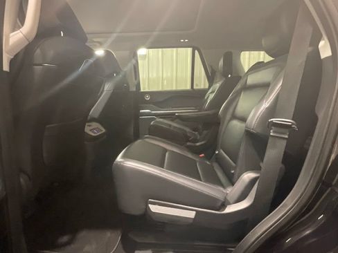 Used 2025 Lincoln Navigator Reserve AWD/4WD image 11