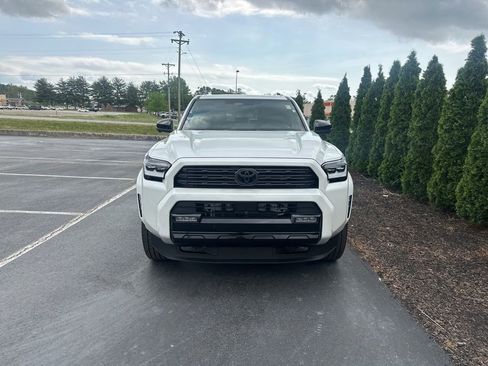 Certified 2025 Toyota 4Runner 4WD image 3