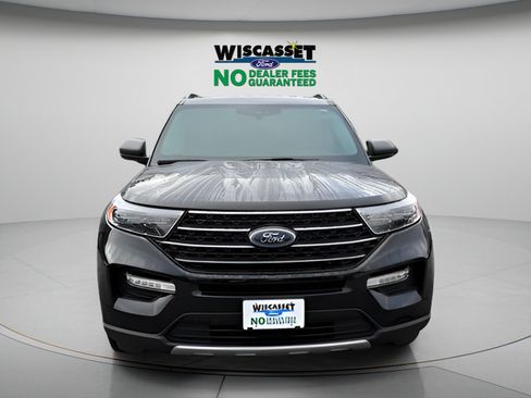 Used 2023 Ford Explorer XLT w/ Equipment Group 202A AWD/4WD image 10