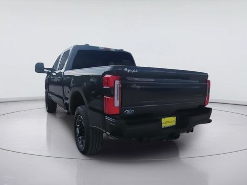 Used 2025 Ford F250 Platinum w/ FX4 Off-Road Package AWD/4WD image 7