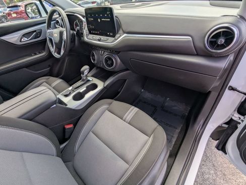 Used 2025 Chevrolet Blazer LT FWD image 33