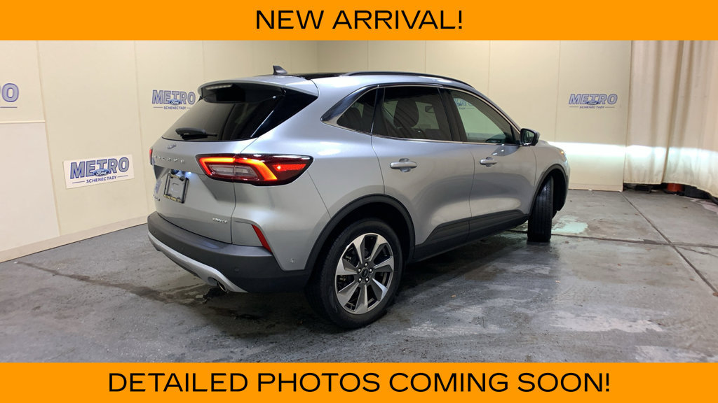 Certified 2023 Ford Escape Platinum w/ Premium Technology Package AWD/4WD image 3