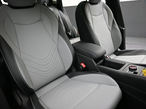 New 2026 Volkswagen Tiguan SE R-Line image 13