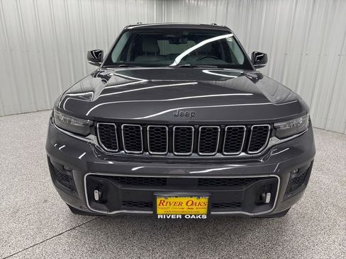 Used 2022 Jeep Grand Cherokee Overland w/ Luxury Tech Group IV AWD/4WD image 2