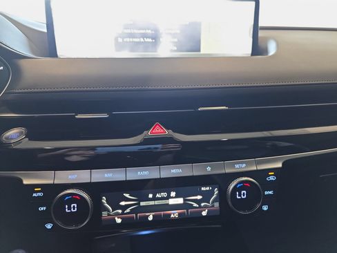 Used 2023 Genesis G80 2.5T AWD/4WD image 19