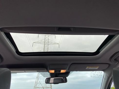 Used 2019 Honda CR-V Touring image 23