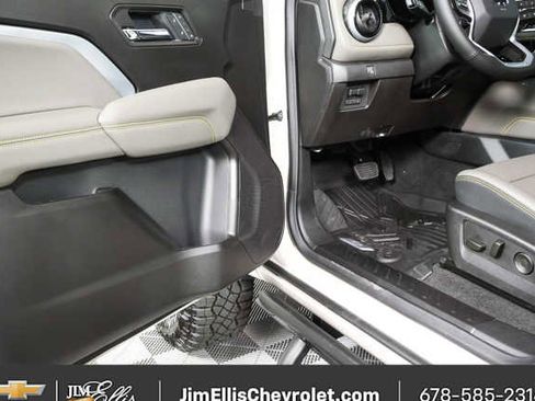 New 2026 Chevrolet Colorado ZR2 w/ Technology Package AWD/4WD image 7