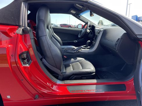 Used 2007 Chevrolet Corvette Convertible w/ Preferred Equipment Group RWD image 22