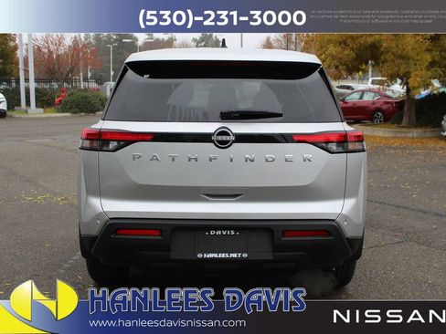 New 2025 Nissan Pathfinder S image 8