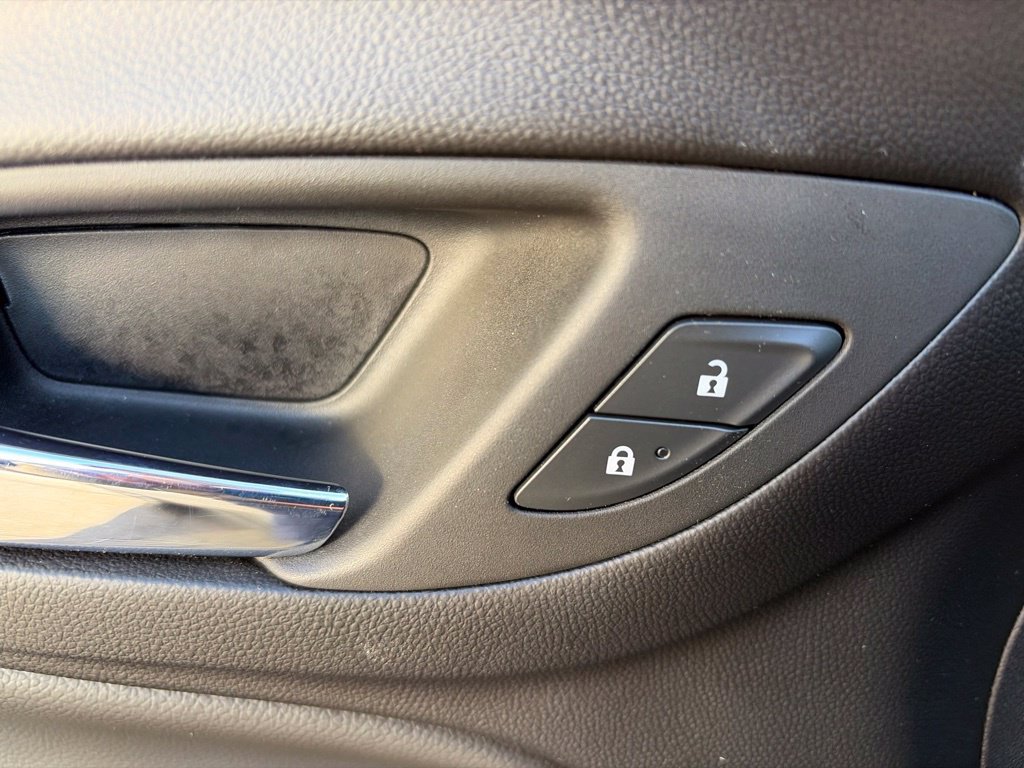 Used 2024 Chevrolet Equinox Premier FWD image 23
