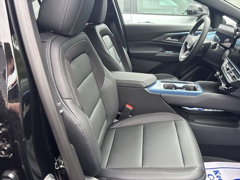 New 2026 Chevrolet Equinox EV LT image 26