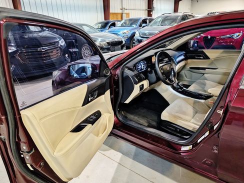 Used 2014 Honda Accord EX image 12