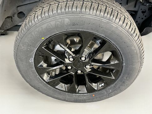 Used 2021 Jeep Wrangler Sahara image 11