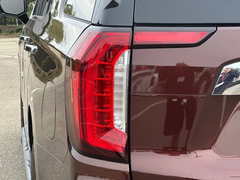 Used 2023 GMC Yukon SLT image 47