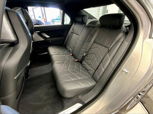 Used 2024 BMW i7 eDrive50 RWD image 22