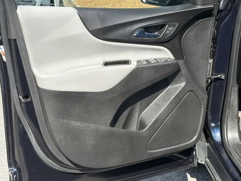 Used 2020 Chevrolet Equinox LS w/ LS Convenience Package FWD image 10