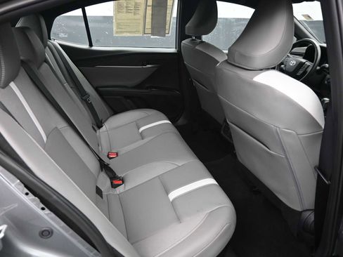 Used 2025 Toyota Camry SE FWD image 10